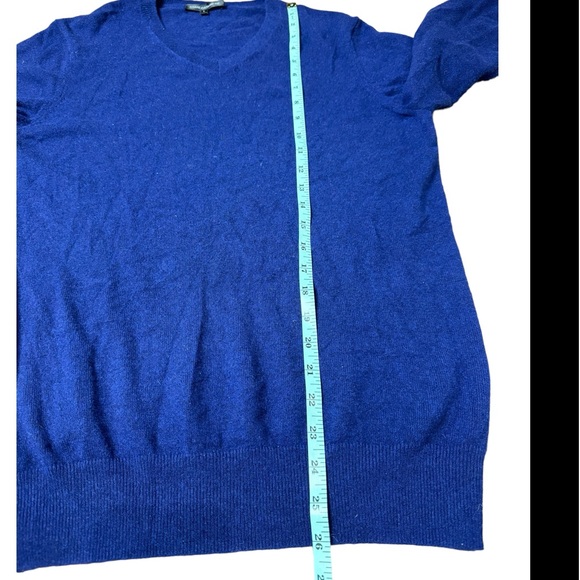 State Cashmere V-Neck Basic Sweater - Picture 6 of 8